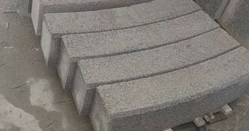 无锡芝麻白弧形路牙石