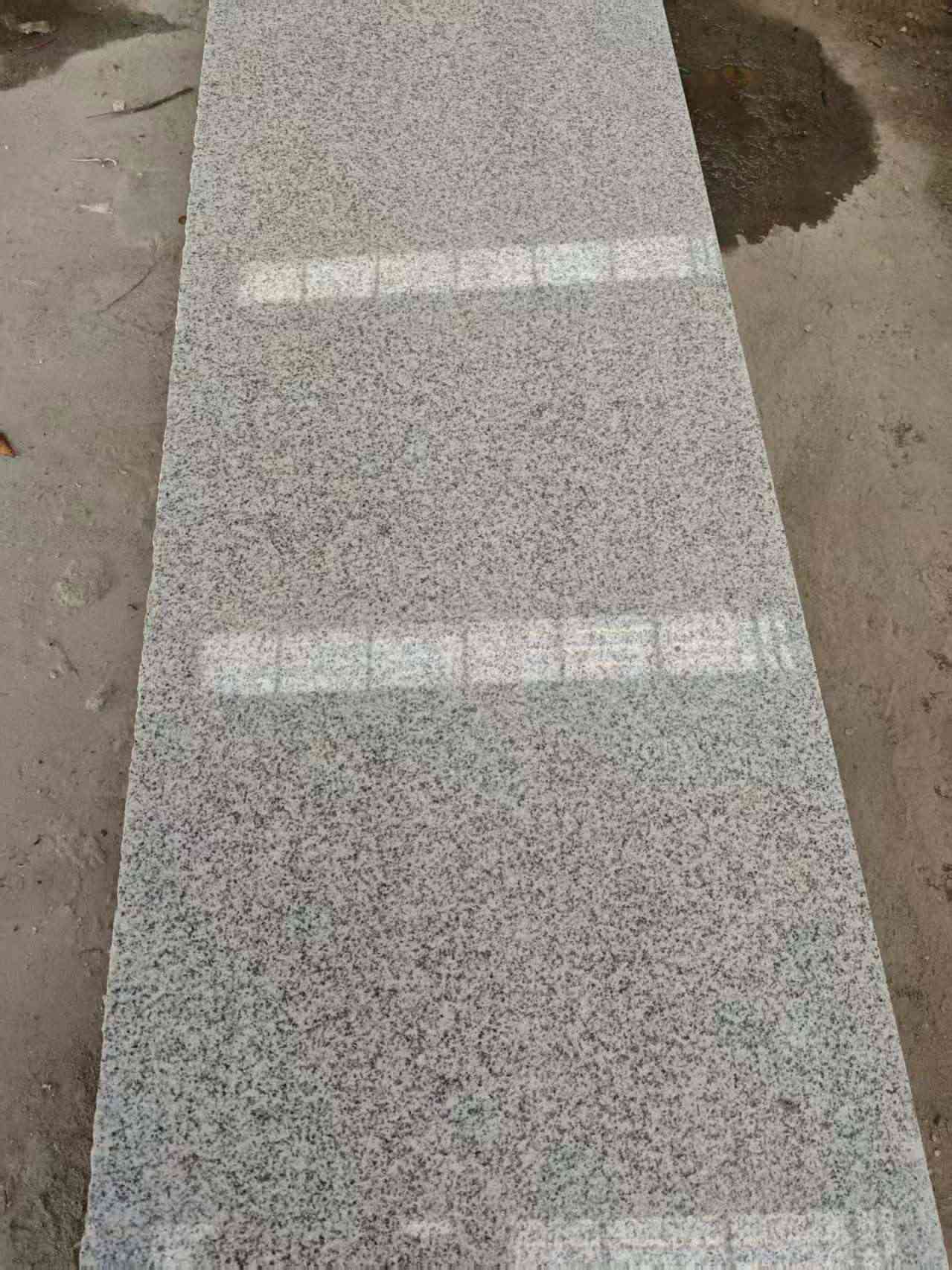 无锡芝麻白光面毛板